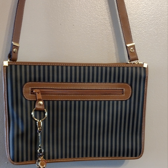 Allen Edward Crossbody Bag - Picture 5 of 10